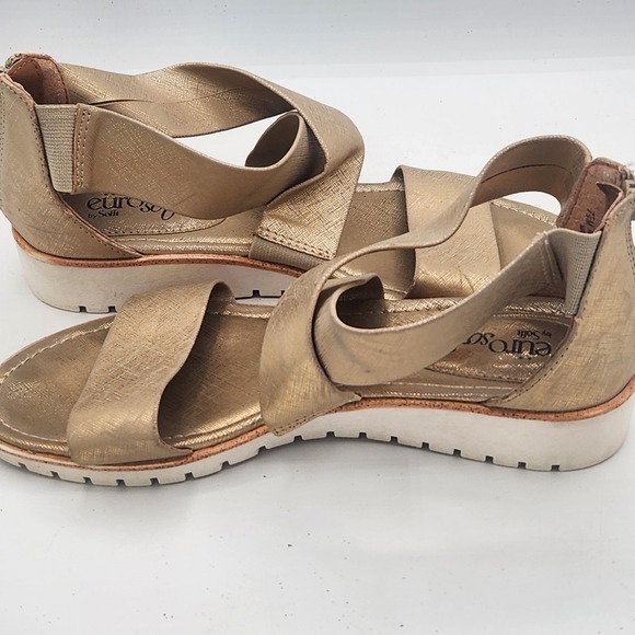 Eurosoft by Sofft Gold Metallic Strappy Zip Back Platform‎ Wedge Sandals Women's - Picture 8 of 9